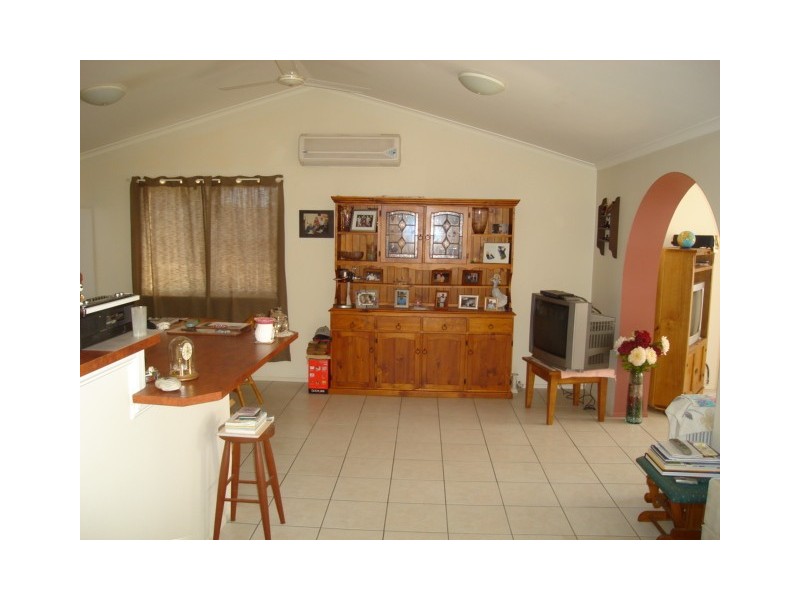 33 Shell Street, Burnett Heads QLD 4670