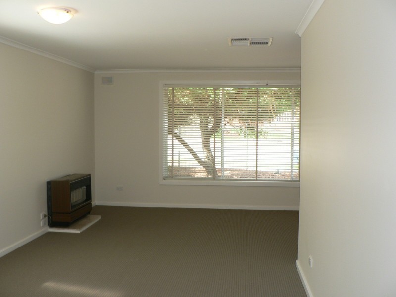 5 Woodlands Road, Elizabeth Downs SA 5113