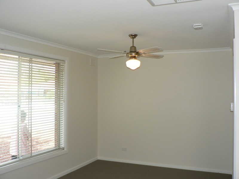 5 Woodlands Road, Elizabeth Downs SA 5113