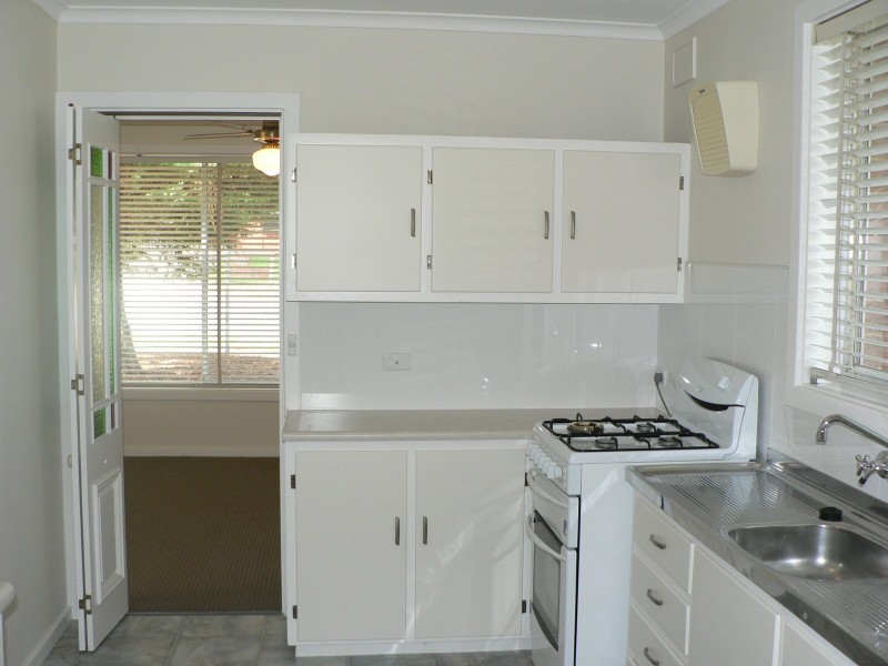 5 Woodlands Road, Elizabeth Downs SA 5113