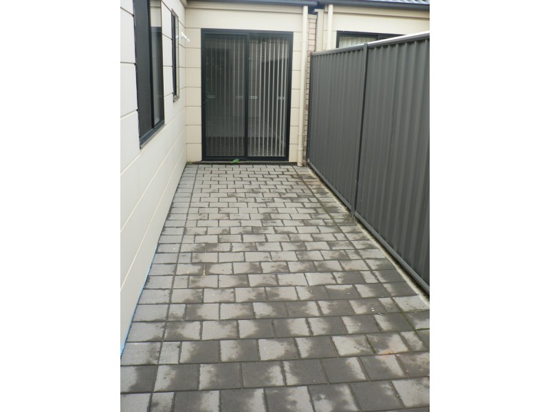 77 Riesling Crescent, Andrews Farm SA 5114