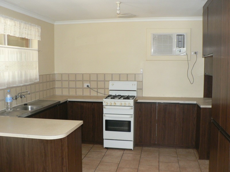 3 President Avenue, Andrews Farm SA 5114