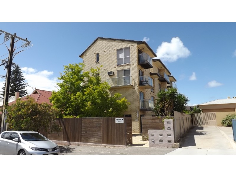 2/1 South Street, Munno Para West SA 5115