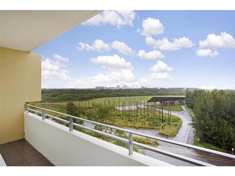 25 Bennelong Parkway, Wentworth Point NSW 2127