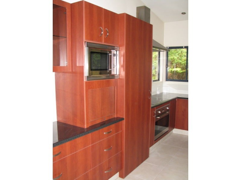 25 Akoonah Dr, Beechmont QLD 4211