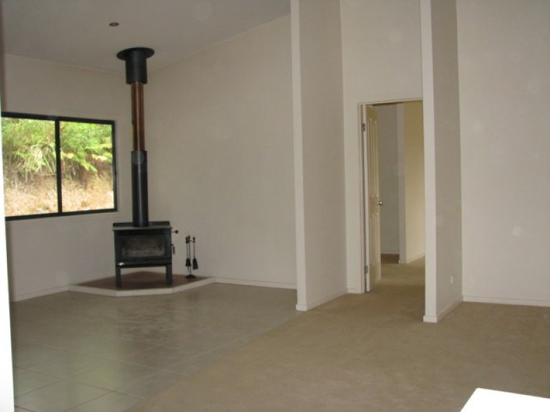25 Akoonah Dr, Beechmont QLD 4211