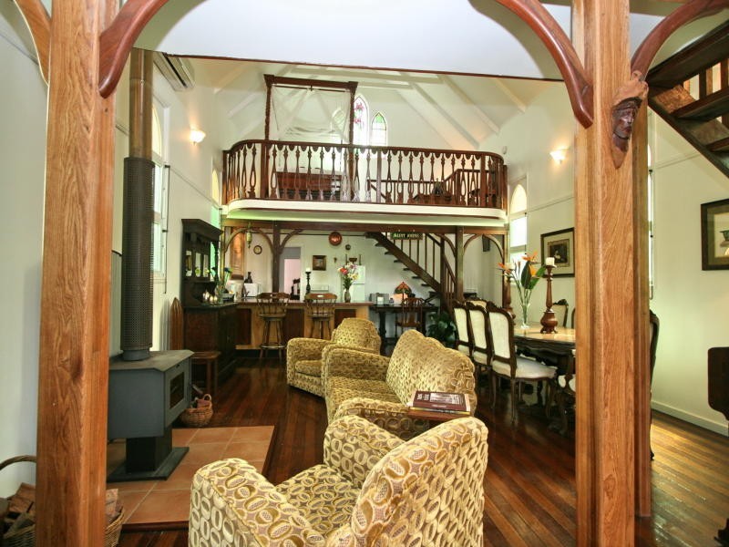 1 McInnes Crt, Beechmont QLD 4211