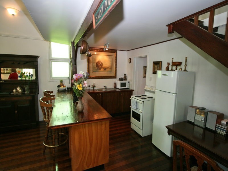 1 McInnes Crt, Beechmont QLD 4211