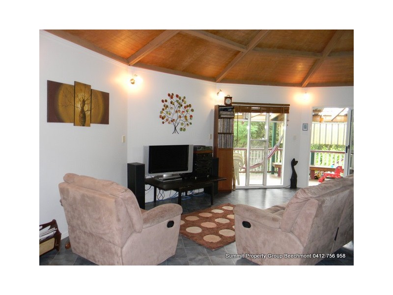 74 Akoonah Drive, Beechmont QLD 4211