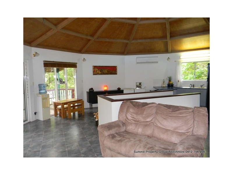 74 Akoonah Drive, Beechmont QLD 4211