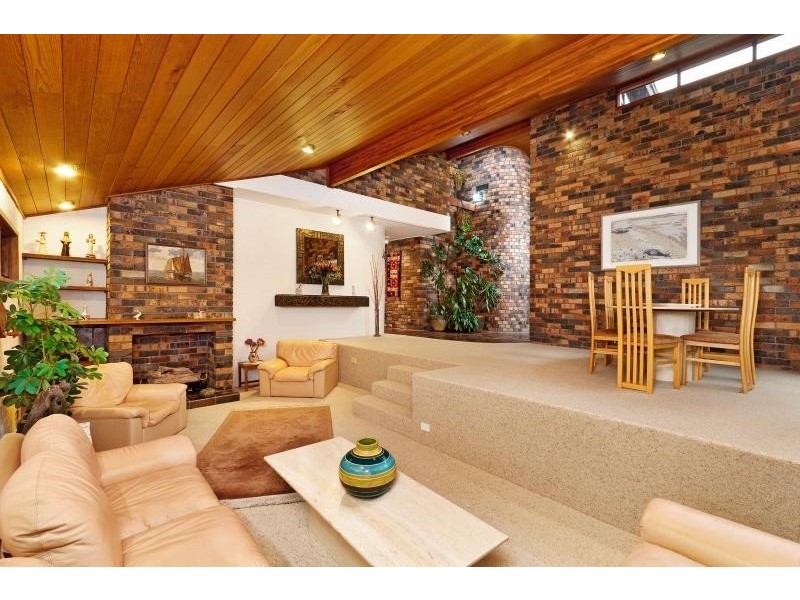 32 Covelee Circuit, Middle Cove NSW 2068