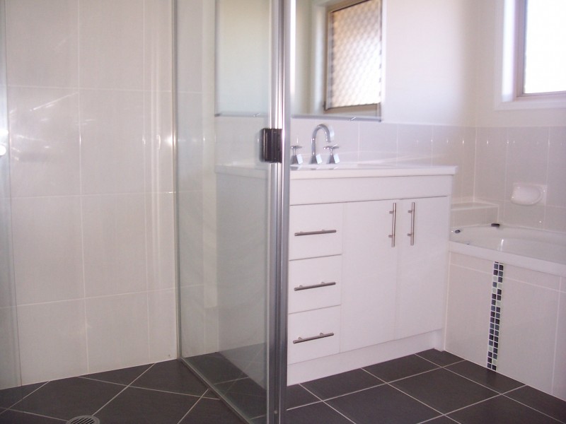 3a MCKILLOP, Rothwell QLD 4022