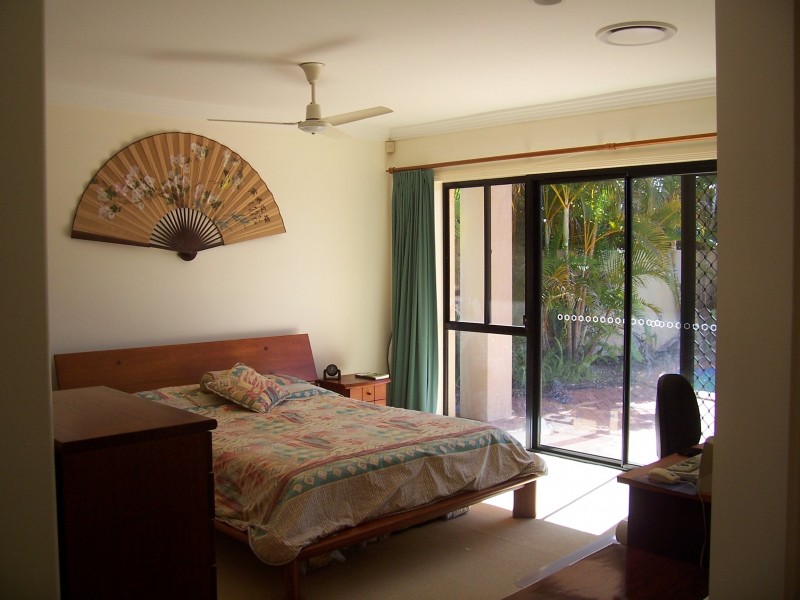 1 Crozet street, Burleigh Waters QLD 4220