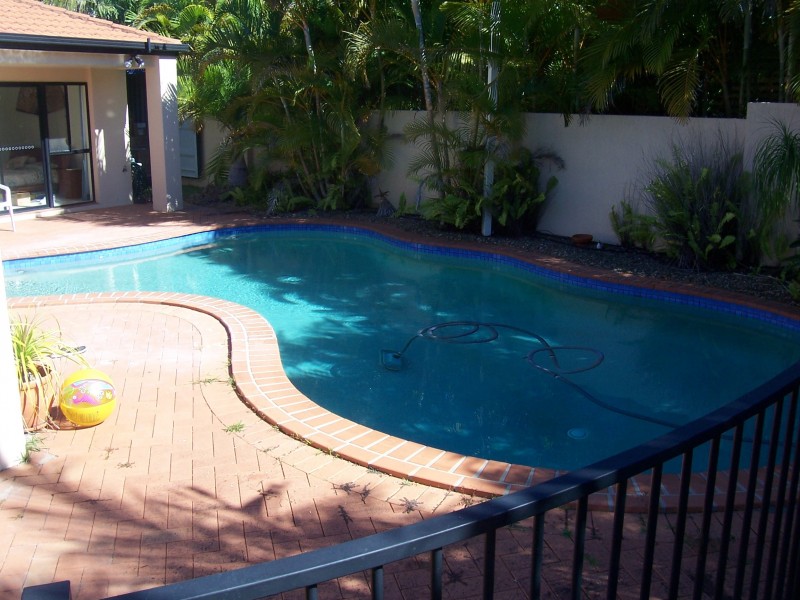 1 Crozet street, Burleigh Waters QLD 4220