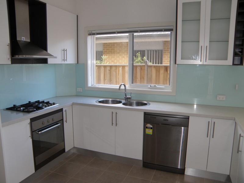 7 Staten Way, Sanctuary Lakes VIC 3030