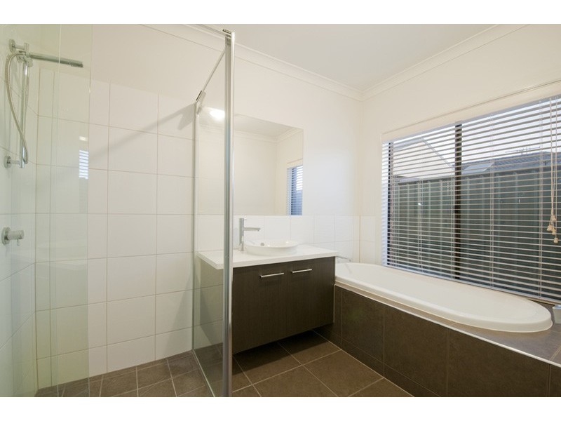 13 Gosford Road, Wyndham Vale VIC 3024
