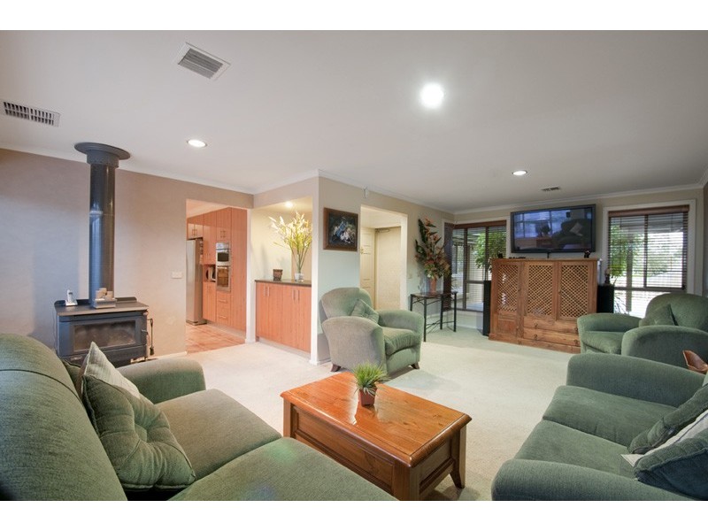4 Citrus Close, Hoppers Crossing VIC 3029