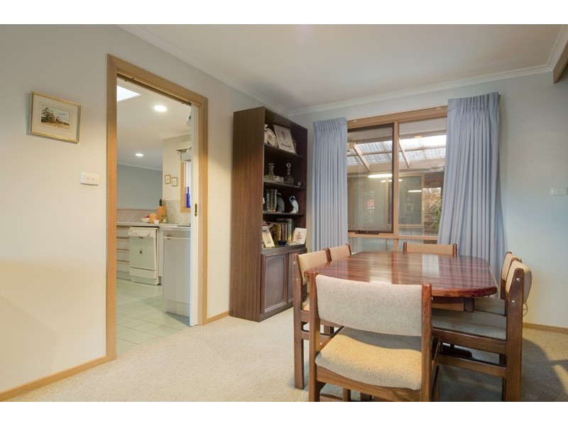 27 Wynarka Drive, Hoppers Crossing VIC 3029