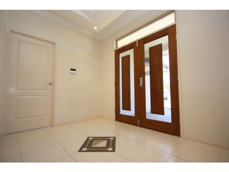 18 Tranquility Dve, Rothwell QLD 4022