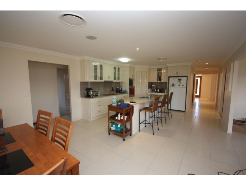 18 Tranquility Dve, Rothwell QLD 4022