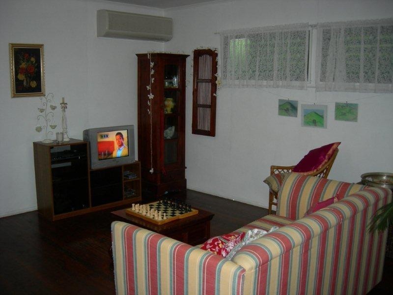 61a Griffith Road, Scarborough QLD 4020