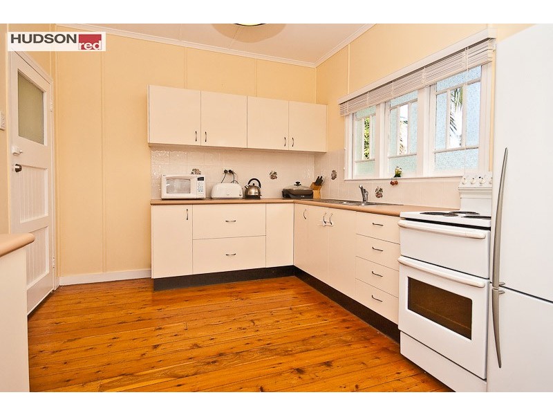 25 Jeays Street, Scarborough QLD 4020