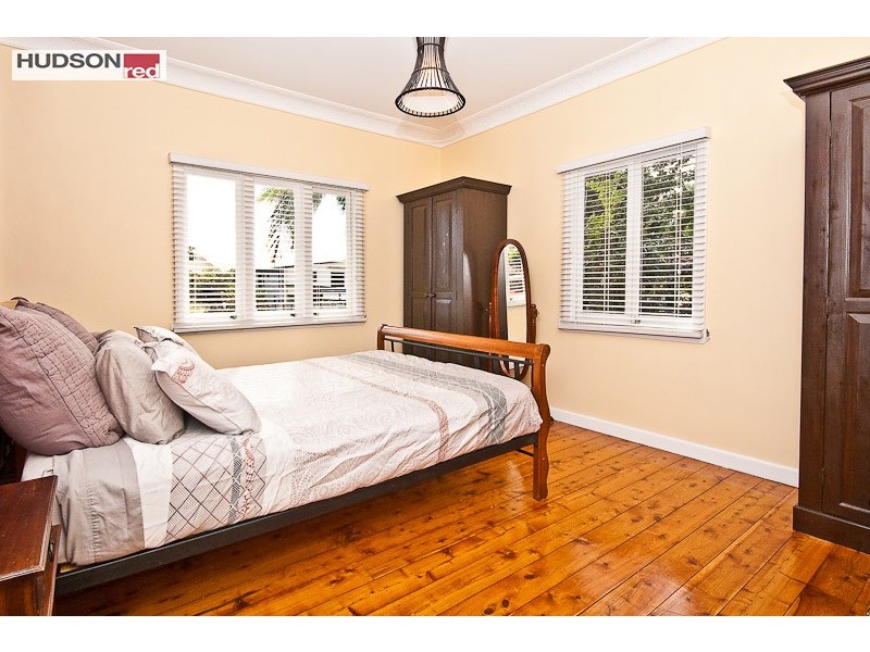 25 Jeays Street, Scarborough QLD 4020