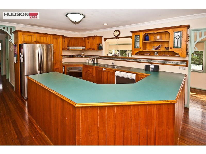 31 Seaville Ave, Scarborough QLD 4020