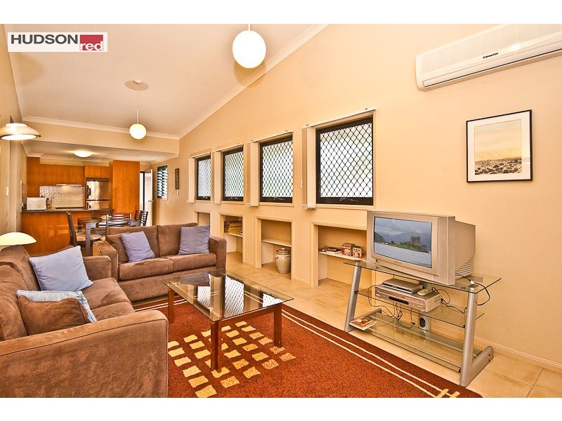 2/14 Grant Street, Redcliffe QLD 4020