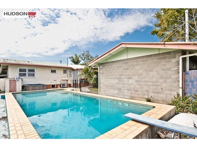 19 Davis Street, Redcliffe QLD 4020