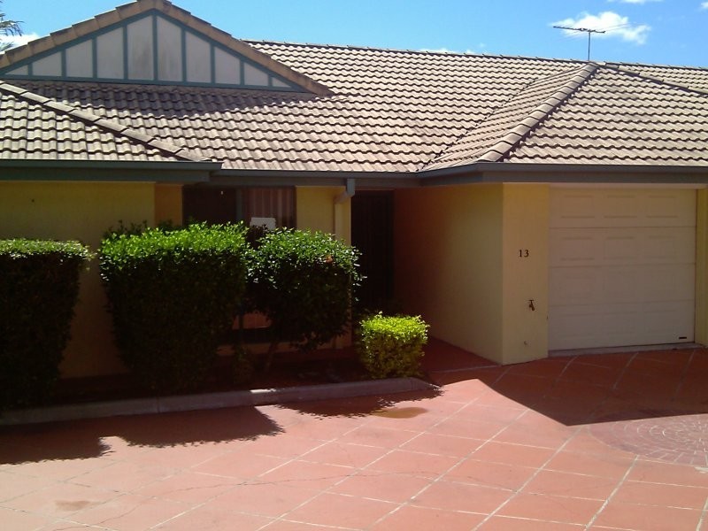 12 Angel St, Eight Mile Plains QLD 4113