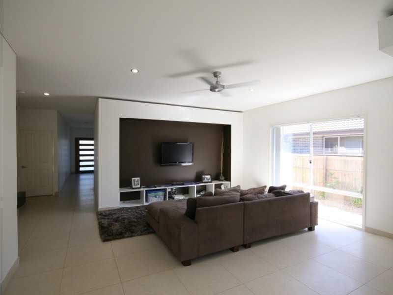 Pacific Pines QLD 4211