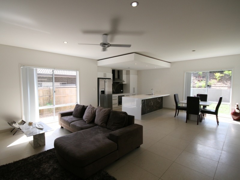 Pacific Pines QLD 4211