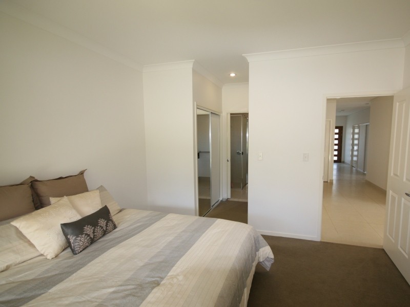 Pacific Pines QLD 4211