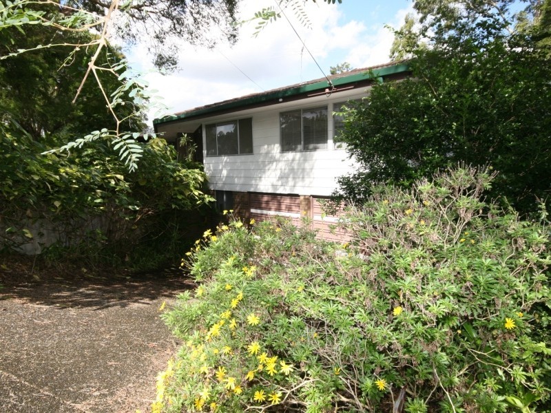 156 Burbong St, Chapel Hill QLD 4069