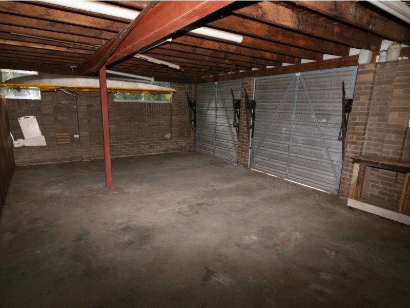 156 Burbong St, Chapel Hill QLD 4069