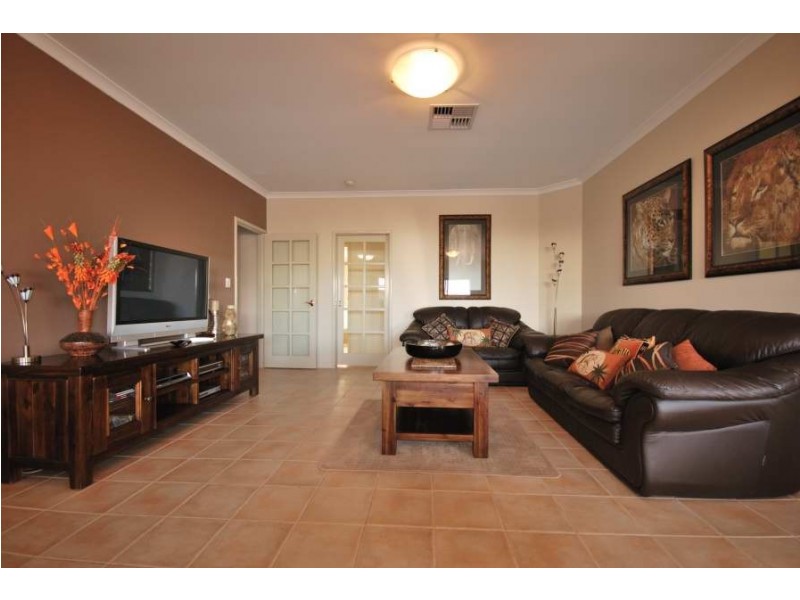 4 Treen Close, High Wycombe WA 6057