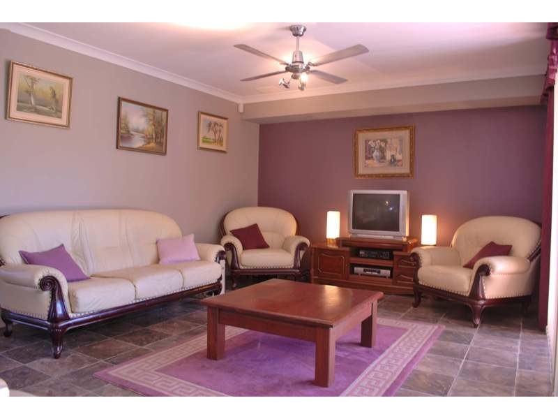 2 Oldham Pass, High Wycombe WA 6057