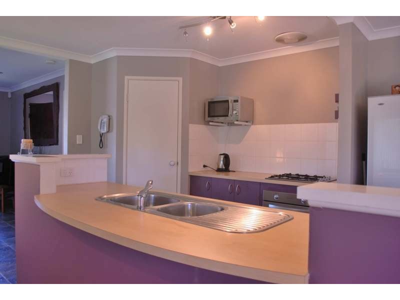 2 Oldham Pass, High Wycombe WA 6057