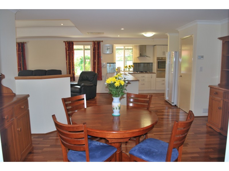 4 Ursinia Place, High Wycombe WA 6057