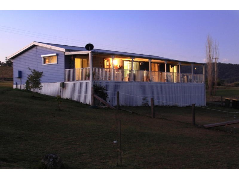 52 Memorial Ave, Stroud NSW 2425