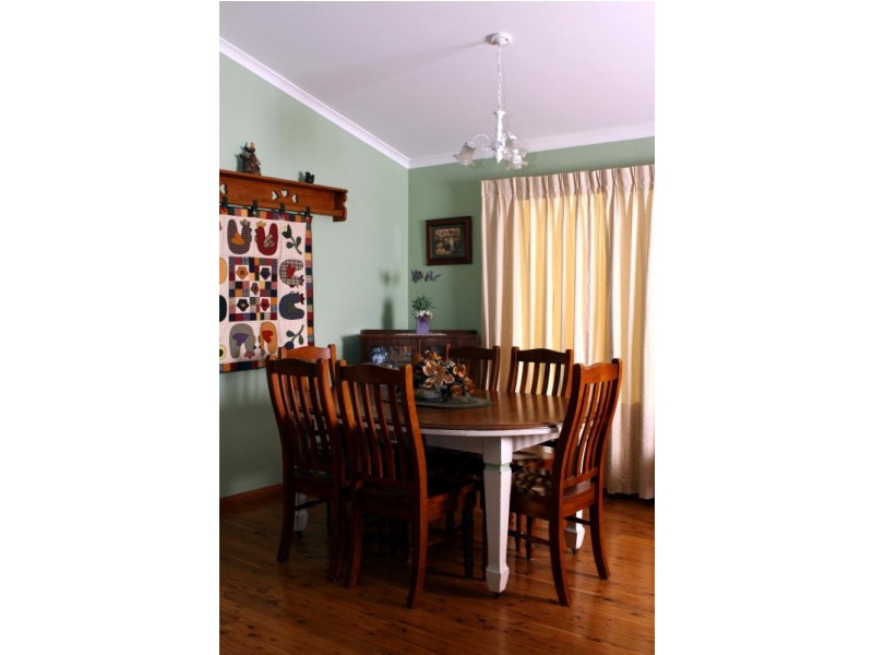 52 Memorial Ave, Stroud NSW 2425