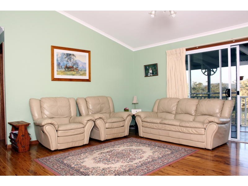 52 Memorial Ave, Stroud NSW 2425