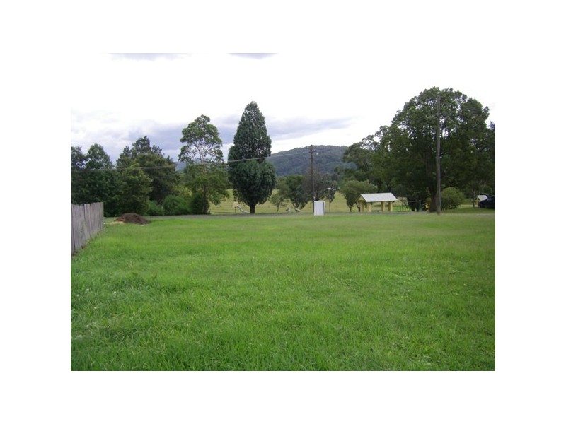 18 Lowrey St, Stroud NSW 2425