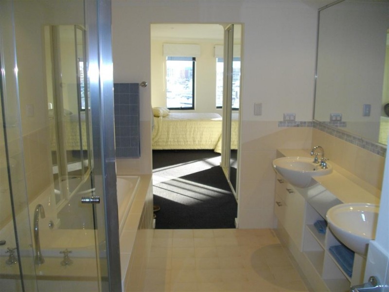 2/42 Spinnaker Quays, Mandurah WA 6210