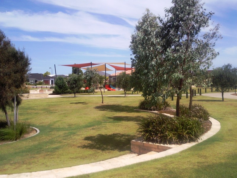 8 Ada Lane, Lakelands WA 6210