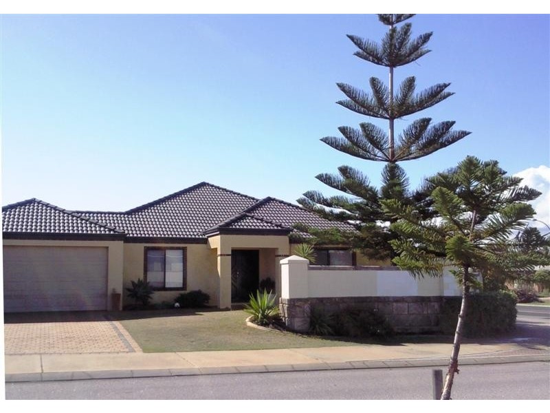 1 Daydream Plaza, Halls Head WA 6210