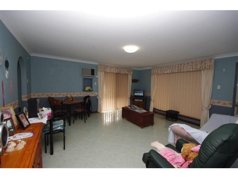 10/11 Leslie Street, Dudley Park WA 6210