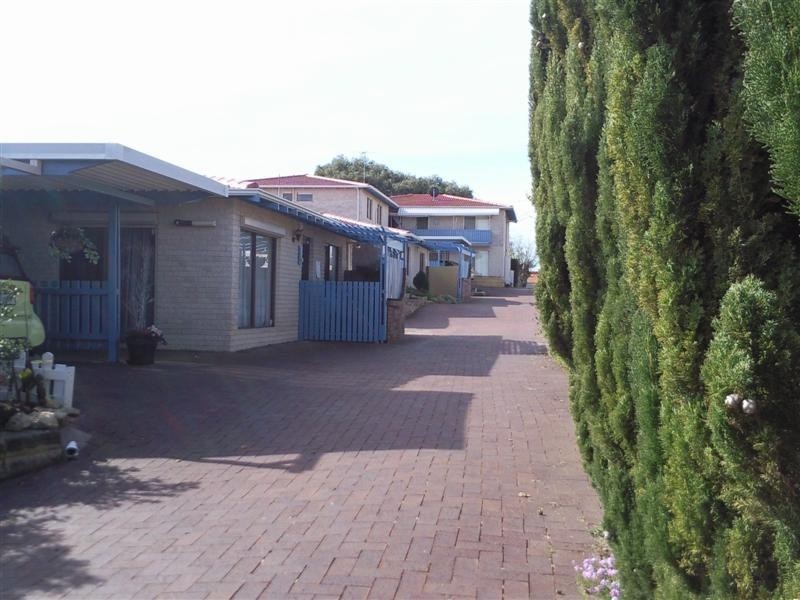 10/11 Leslie Street, Dudley Park WA 6210