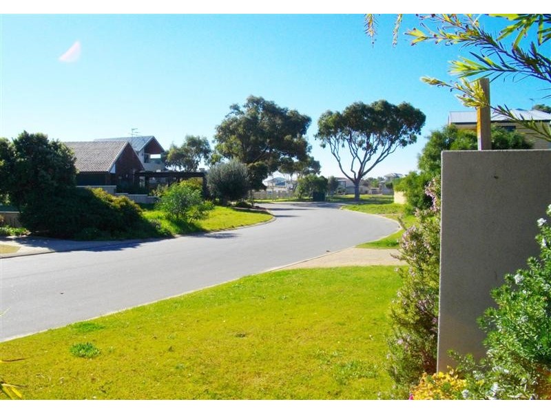 11 Driftwood Road, Silver Sands WA 6210
